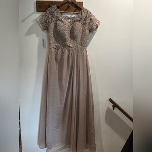 Make You PRETTY More Weddung Dress Lace Maxi Dress in Beige